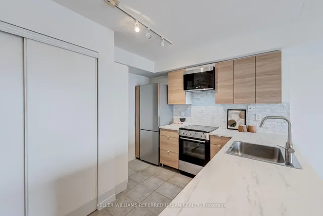 Additional image 9 of 140 Bathurst St Unit 703