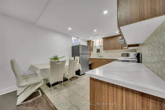 Additional image 40 of 10 Lola Cres