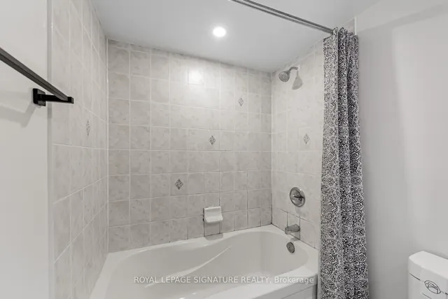 Additional image 21 of 817 Dundas St Unit 5