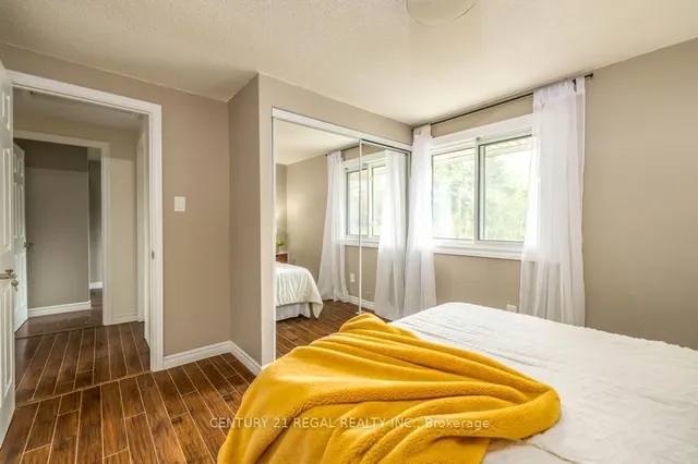 Additional image 28 of 30 Hercules Crt