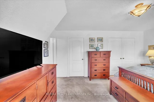 Additional image 32 of 18 Southcrest Crt