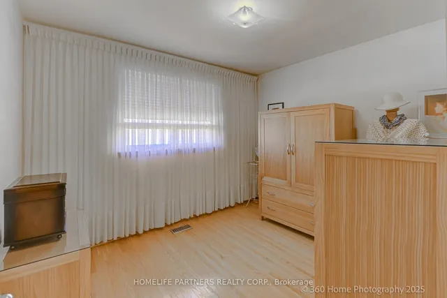 Additional image 21 of 77 Thwaite Ave