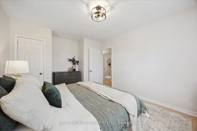 Additional image 19 of 237 Chine Dr