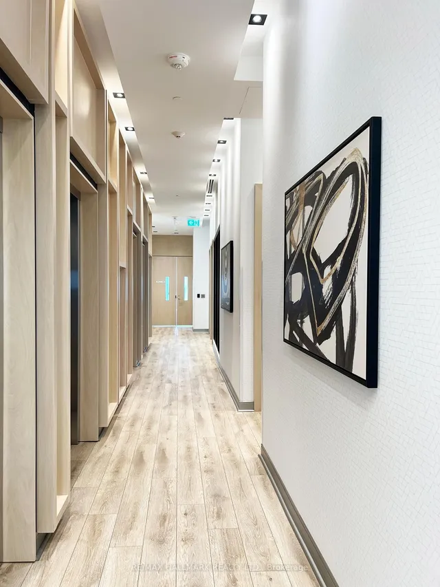 Additional image 15 of 77 Mutual St Unit 2803