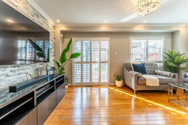 Additional image 7 of 96 Lake Louise Dr