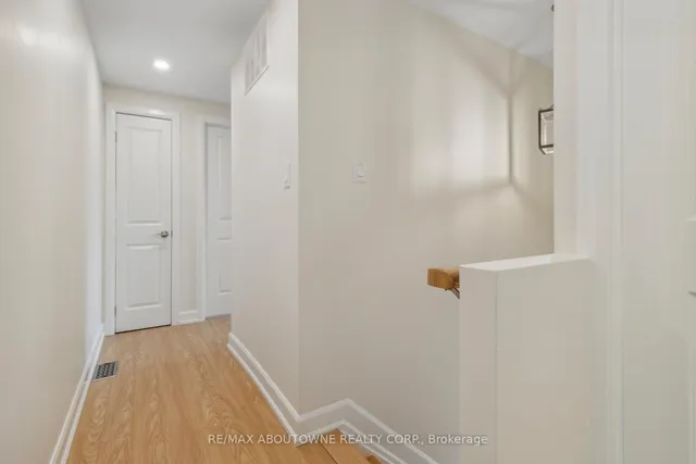 Additional image 24 of 16 Jasmine Sq