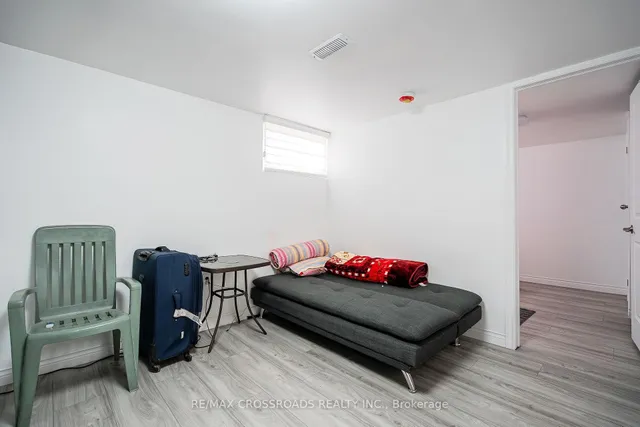 Additional image 31 of 52 Slan Ave