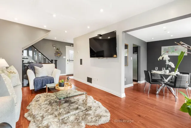 Additional image 10 of 82 Festoon Pl