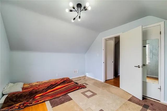 Additional image 24 of 698 Upper Sherman Ave