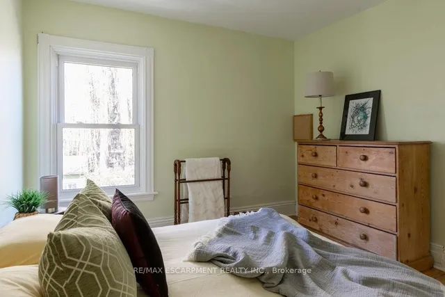 Additional image 29 of 24 Hyde Park Ave