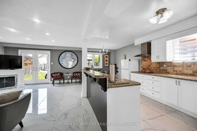 Additional image 8 of 707 Upper Wentworth St