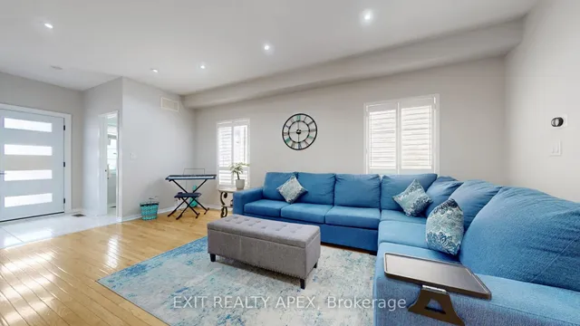 Additional image 4 of 77 Commodore Dr