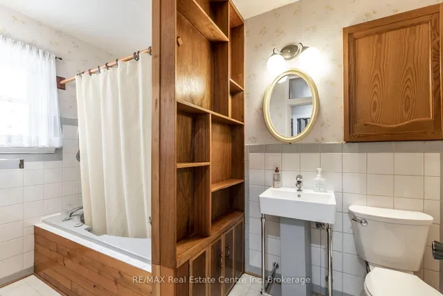 Additional image 16 of 100 Borden Ave