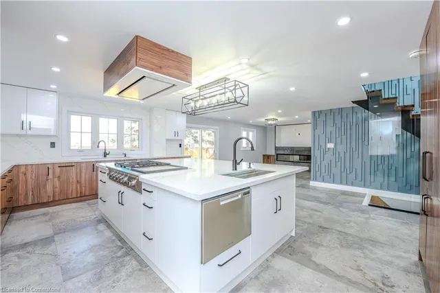 Additional image 11 of 1204 West 5th St