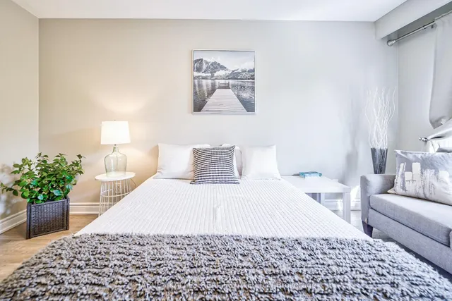 Additional image 26 of 215 Searle Ave