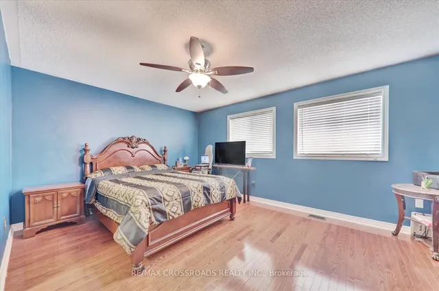 Additional image 20 of 37 Denim Dr