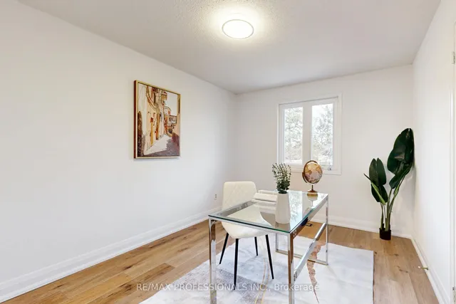 Additional image 19 of 1327 Greenwood Cres