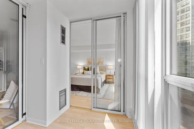 Additional image 18 of 24 Wellesley St Unit 610