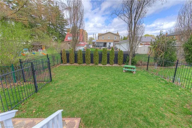 Additional image 28 of 17 Rosemount Dr