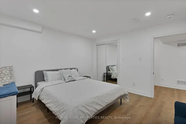 Additional image 39 of 35 Rottenburg Crt