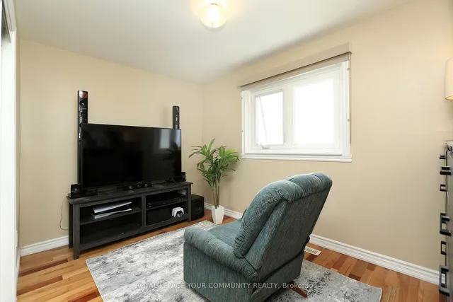 Additional image 17 of 23 Town House Cres