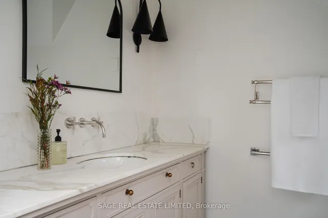 Additional image 36 of 57 Castle Frank Rd