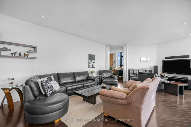 Additional image 11 of 2010 Islington Ave Unit PH03