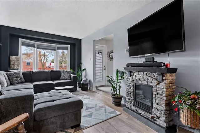 Additional image 9 of 2385 Cotswold Cres