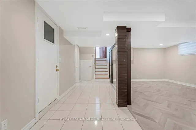 Additional image 35 of 36 Skylark Dr