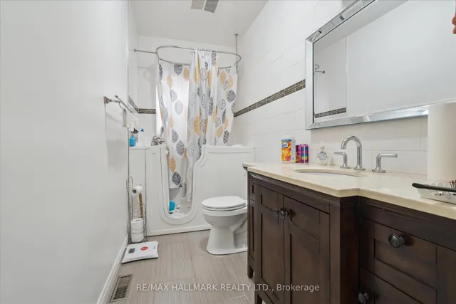 Additional image 11 of 169 Carlaw Ave