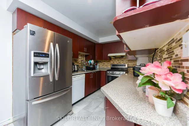 Additional image 10 of 7500 Goreway Dr Unit 92