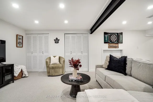 Additional image 39 of 157 LAURIER Ave