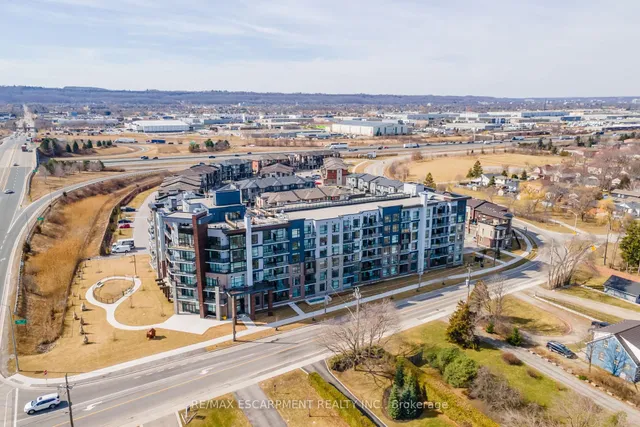 Additional image 41 of 600 North Service Rd Unit 613