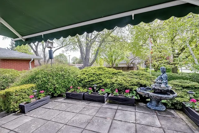 Additional image 37 of 327 Strathcona Dr