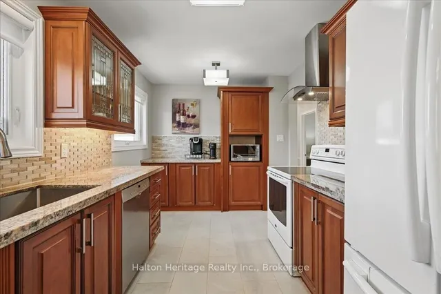 Additional image 15 of 452 Wedgewood Dr