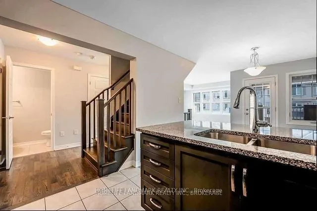 Additional image 3 of 3077 Mistletoe Gdns