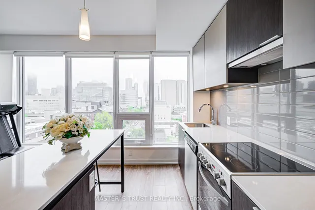 Additional image 11 of 203 College St Unit 1007