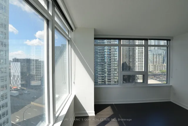 Additional image 6 of 17 Bathurst St Unit 1806