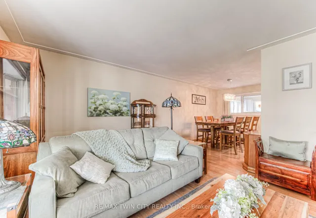 Additional image 4 of 590 Manchester Rd