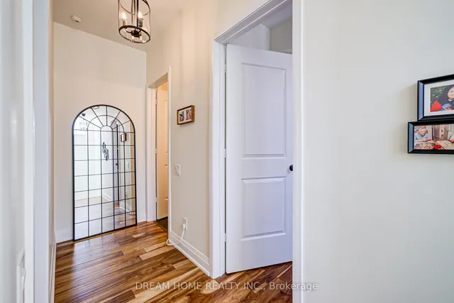 Additional image 24 of 1 Town Centre Crt