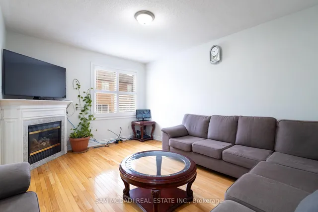 Additional image 14 of 2530 Nichols Dr