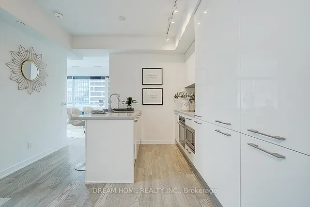 Additional image 6 of 3 Gloucester St Unit 1809