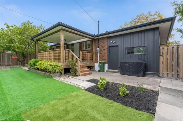 Additional image 33 of 14 Carousel Ave