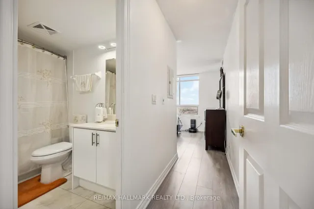 Additional image 21 of 18 Kenaston Gdns Unit 1809