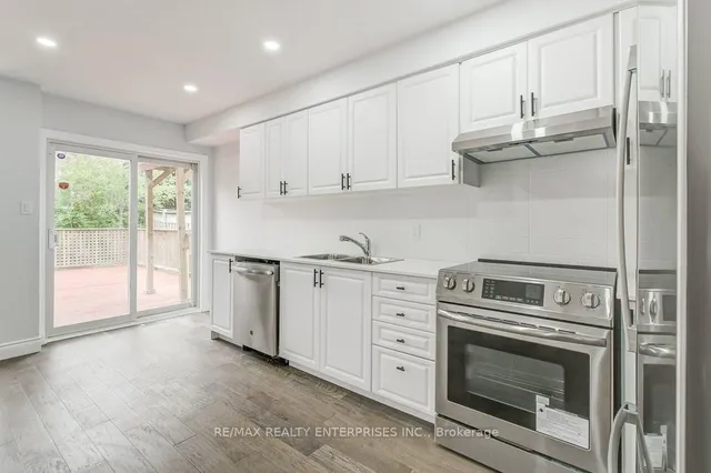 Additional image 24 of 36 Mapleshade Dr