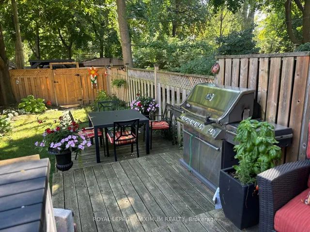 Additional image 38 of 527 Merton St