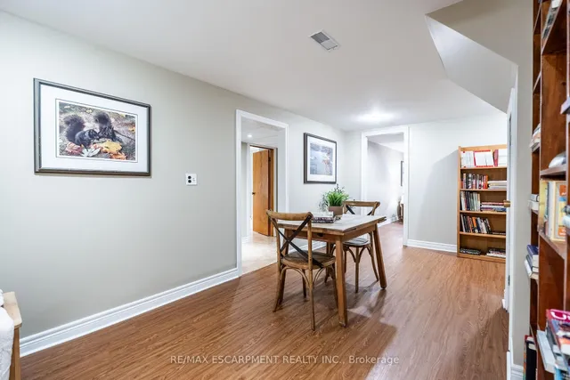 Additional image 29 of 648 THORNWOOD Ave