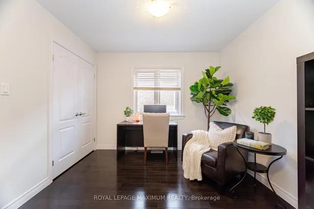 Additional image 26 of 134 Hazelton Ave