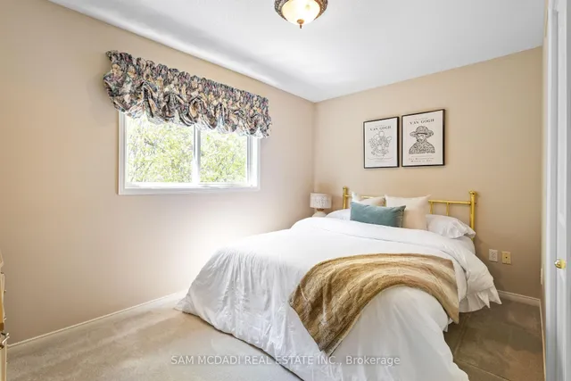 Additional image 28 of 18 Naples Blvd