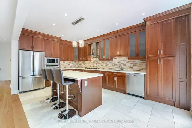 Additional image 12 of 961 Knotty Pine Grve